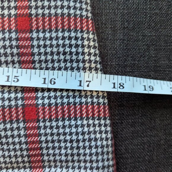 Vintage Wool Plaid Skirt | Houndstooth & Red | Academia Style - Picture 10 of 10